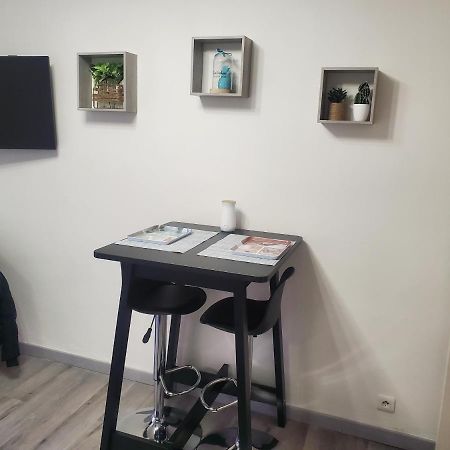 Joli Petit Studio Au Centre De Carry Le Rouet Apartment Екстериор снимка