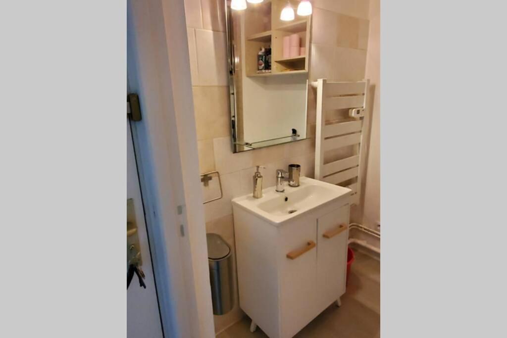 Joli Petit Studio Au Centre De Carry Le Rouet Apartment Екстериор снимка