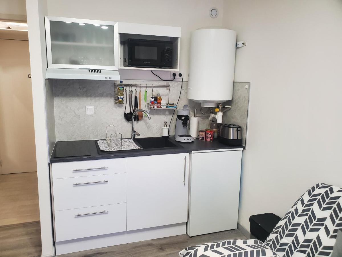 Joli Petit Studio Au Centre De Carry Le Rouet Apartment Екстериор снимка